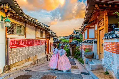 Làng cổ Bukchon Hanok mùa xuân 2026 - Góc Seoul yên bình giữa mùa hoa