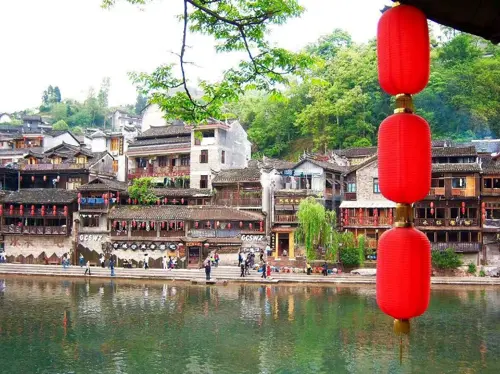 DU LỊCH TRUNG QUỐC: ÂN THI – PHƯỢNG HOÀNG CỔ TRẤN – TRƯƠNG GIA GIỚI 2025 (VJ)