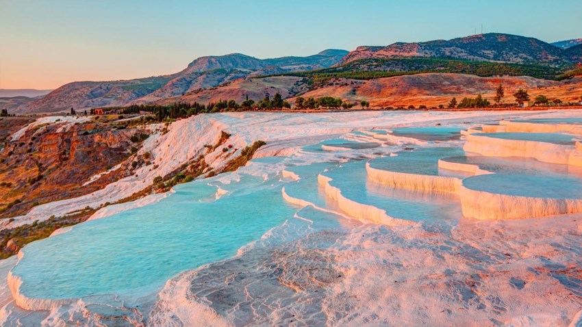 Lâu đài bông Pamukkale: Khám phá kỳ quan thiên nhiên tuyệt đẹp ở Thổ Nhĩ Kỳ hot nhất 2025