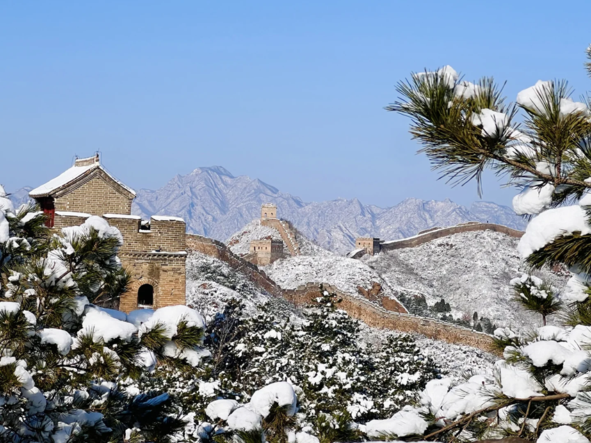 Vạn Lý Trường Thành mùa đông 2025 – Kỳ quan hùng vĩ trong tuyết trắng